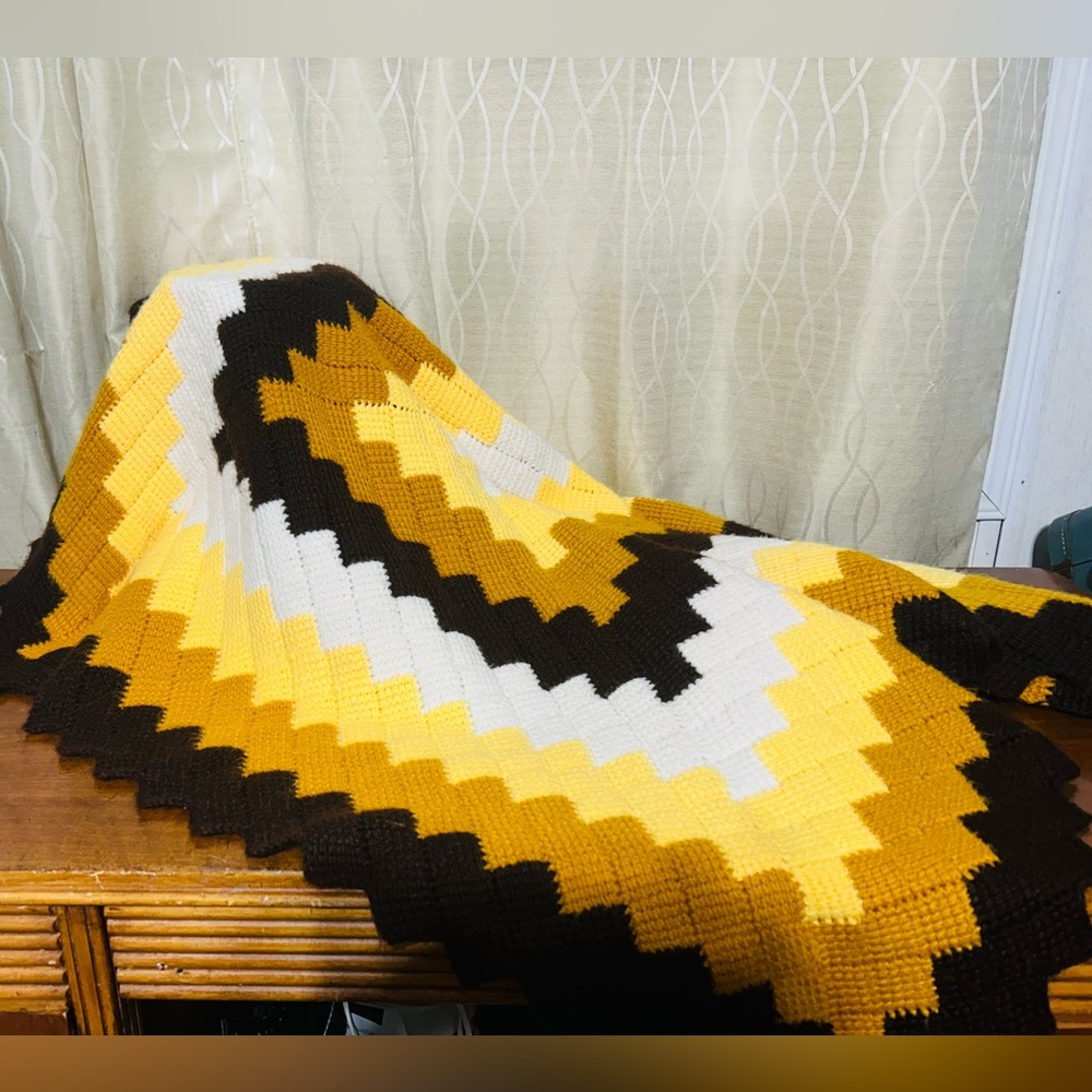 VTG Chevron Patterned Knit Throw Blanket - Mustard, Chocolate, and Ivory